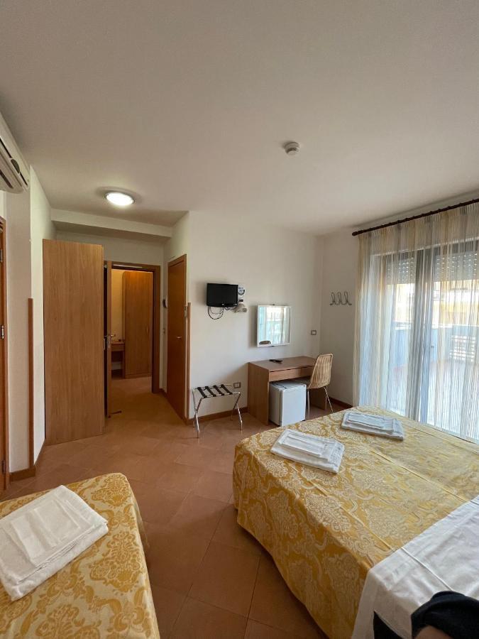 Hotel Leuco' Martinsicuro Ngoại thất bức ảnh