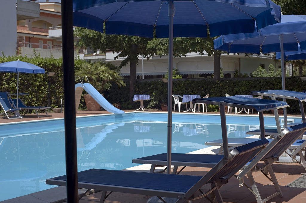 Hotel Leuco' Martinsicuro Ngoại thất bức ảnh